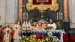 Parolin bíboros szentmisét mutat be a berdicsivi Mária-kegyhelyen 