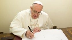 El Papa subraya la "importancia de la lectura de novelas y poemas en el camino de maduración personal"