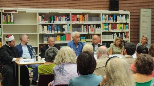 Un momento della presentazione del libro su padre Dall'Oglio