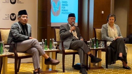 Delegates from Indonesia's largest Islamic organisations at the press conference announcing the winners of the Zayed Prize 2024. On the left that of Nahdlatul Ulama, in the centre that of Muhammadiyah