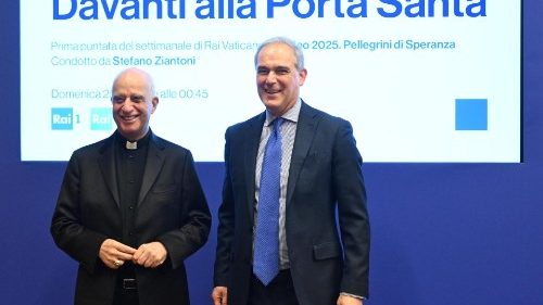 Rino Fisichella con Stefano Ziantoni alla presentazione della trasmissione "Davanti alla Porta Santa"