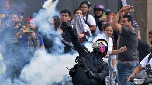 Caos in Venezuela, i vescovi chiedono la verifica dei voti